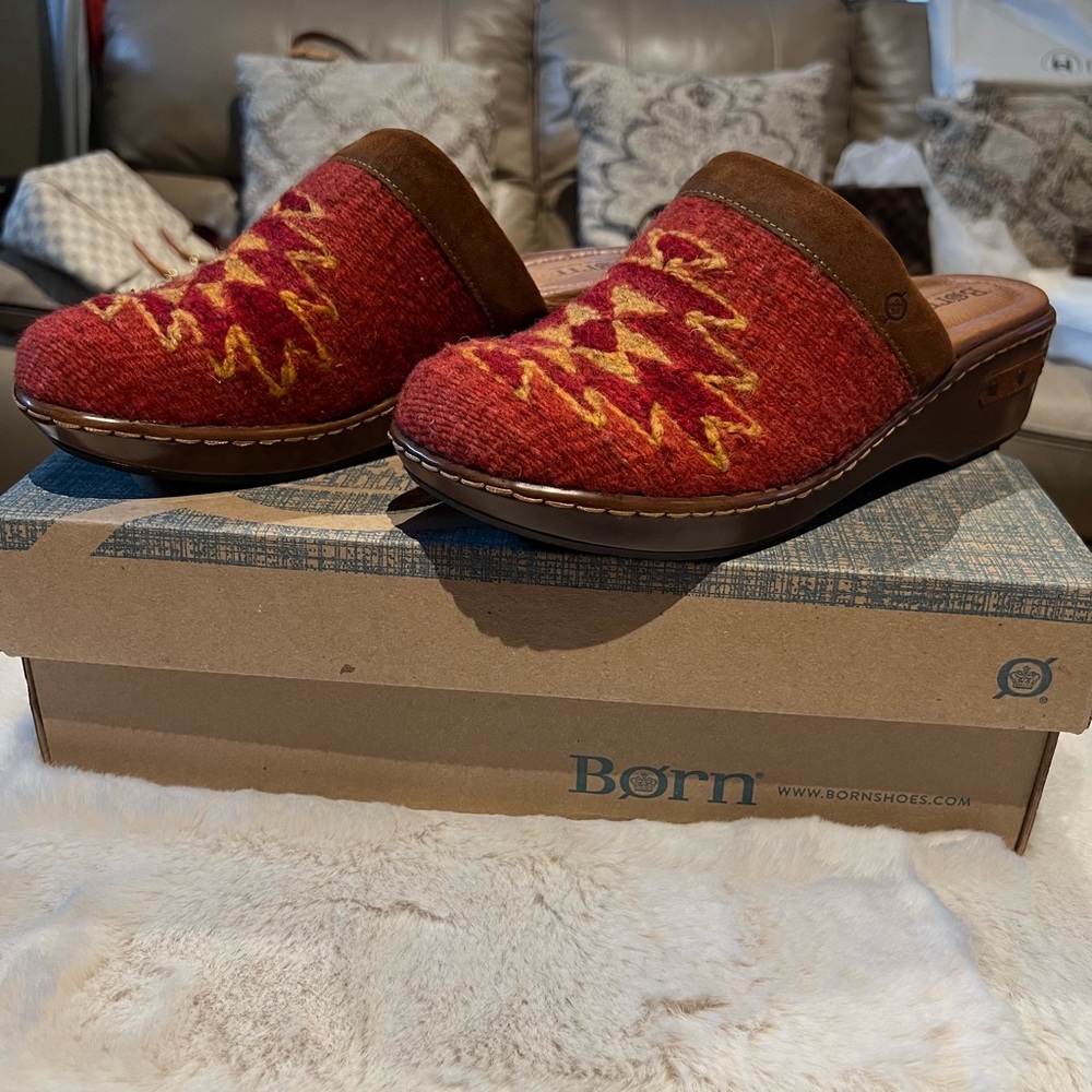 Born Clogs